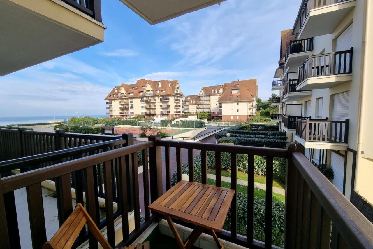 Studio In Front Of Marcel Proust Promenade Cabourg Exteriör bild