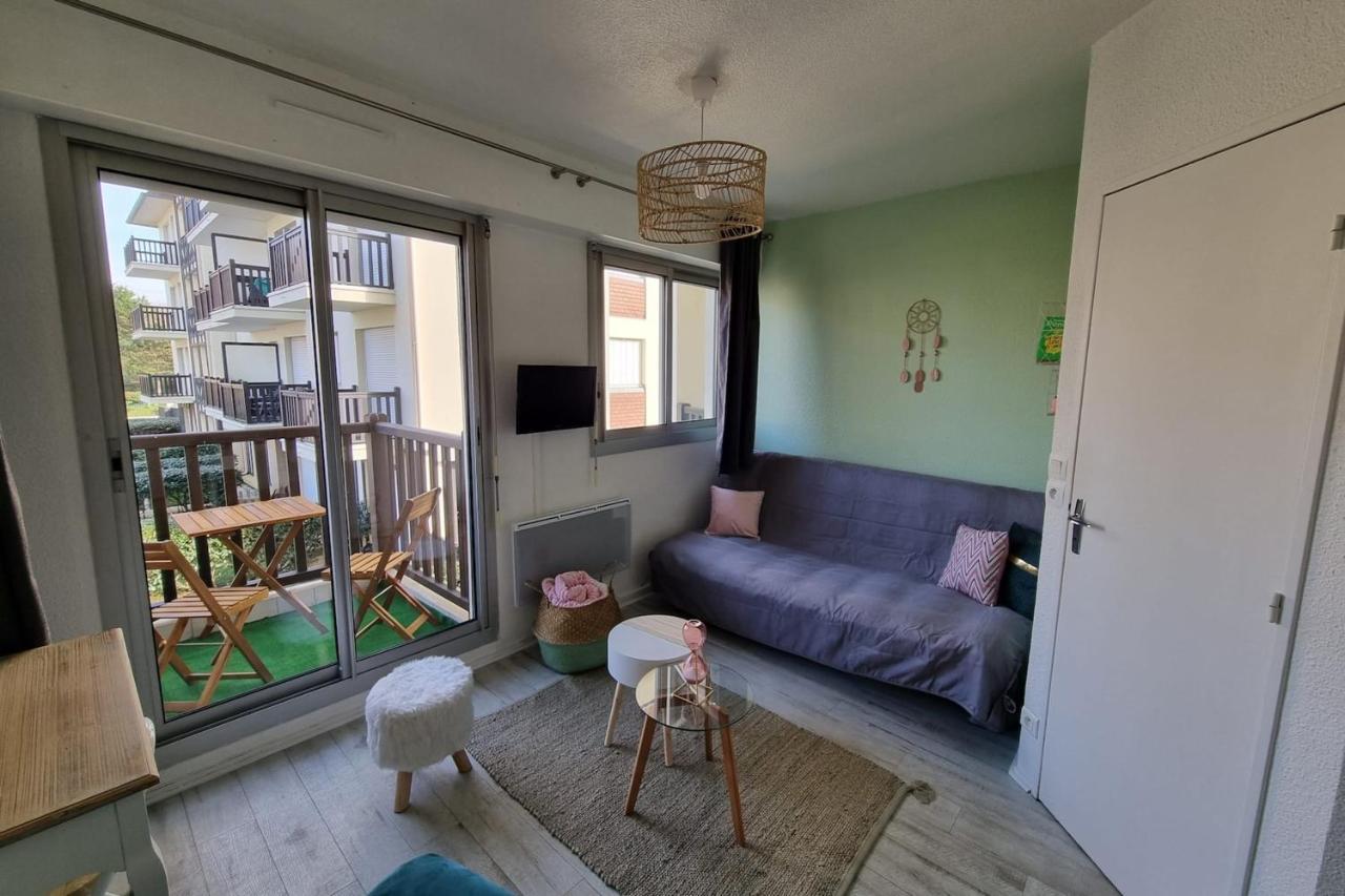 Studio In Front Of Marcel Proust Promenade Cabourg Exteriör bild