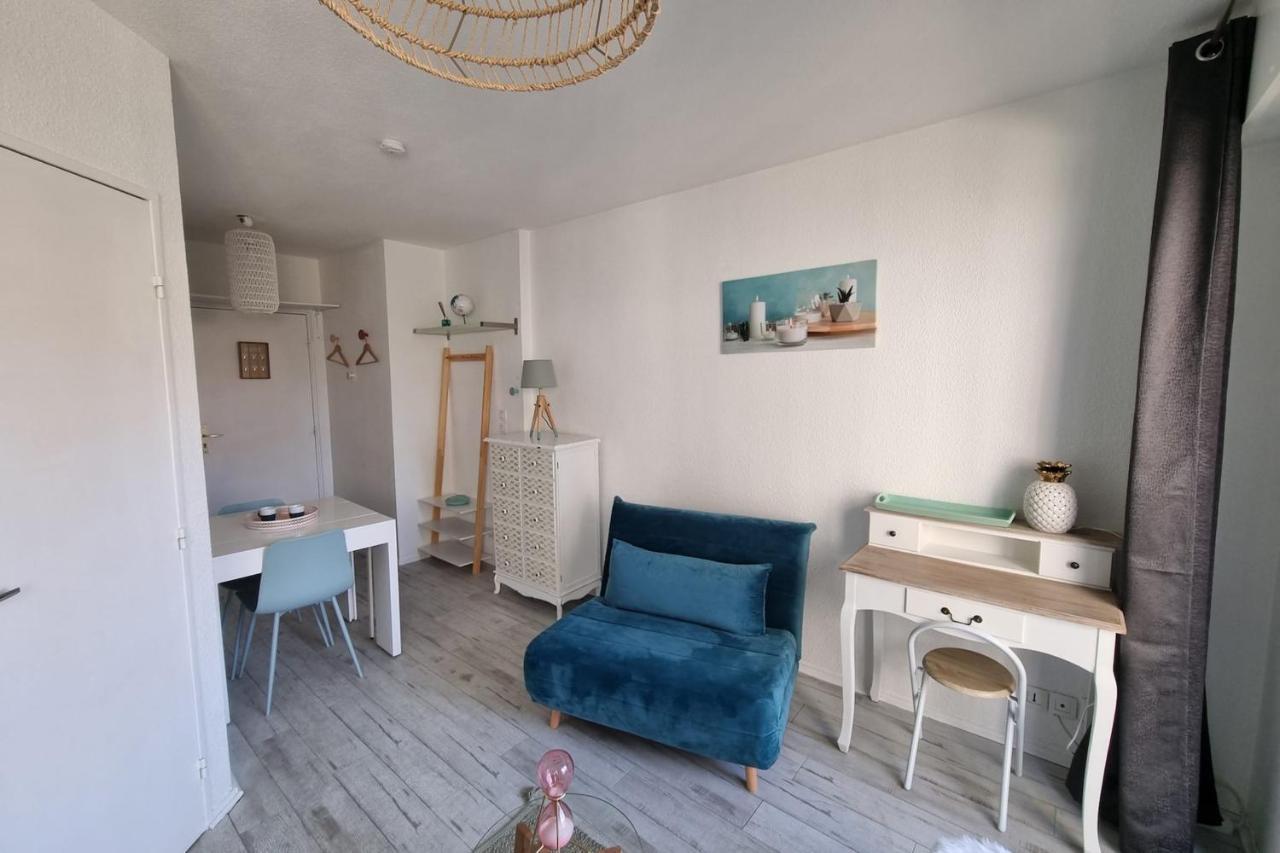 Studio In Front Of Marcel Proust Promenade Cabourg Exteriör bild